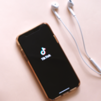 TIKTOK“不賣就禁”在美極限拉扯：最后還得是靠特朗普！